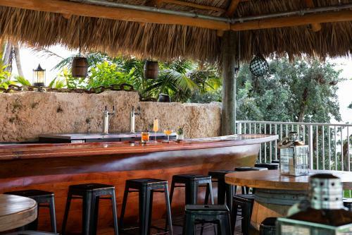 Hotel Grassy Flats Resort & Beach Club