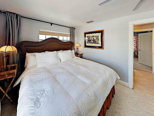 New Listing! Canal-front Retreat With Dock, Balcony Home