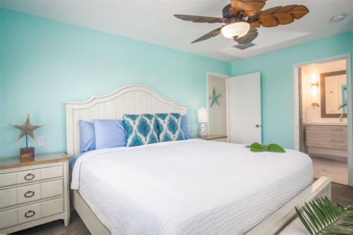 Reel Paradise 2bed 2bath Half Duplex With Brand New Private Pool, Deck & Dockage