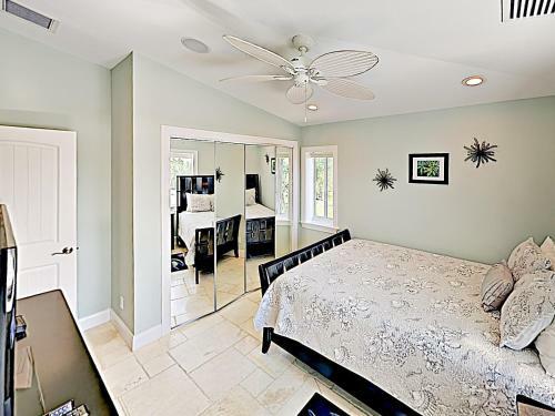 Modern Coco Plum Estate With Pool, Hot Tub & Dock! Home