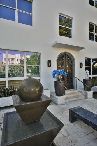 South Beach Luxury Apartments