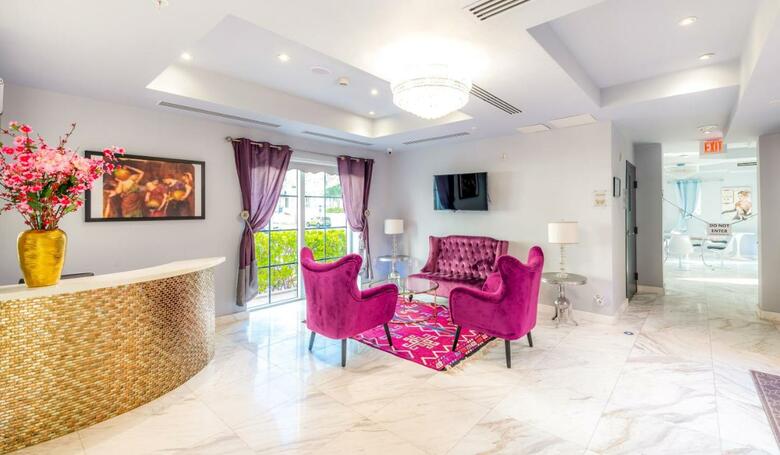 Hotel Secret Garden Miami Beach