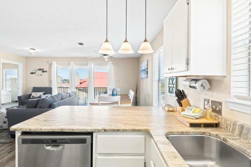 Sunset Harbour Villas 4-423
