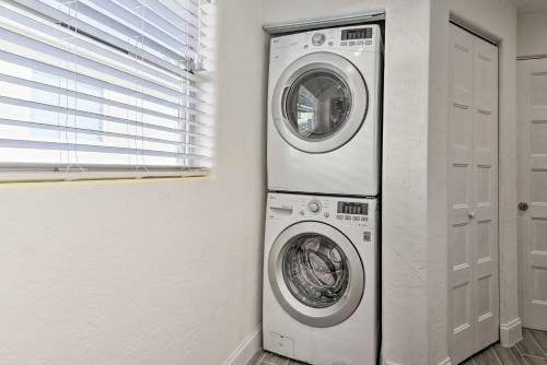 Renovated Home - Steps To New Smyrna Beach!