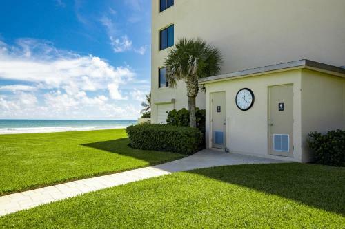 Apartamento 125 Errol By The Sea 2bdrm 2bath Ocean Front Condo
