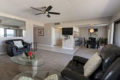 Apartamento 302 Errol By The Sea 2bdrm 2bath Ocean Front Condo