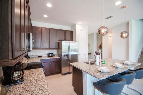 Encore Resort 8 Bedroom Vacation Home With Pool (2104)