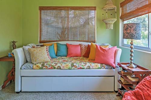 Ormond Beach Bungalow With Patio And Quiet Setting!