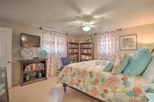 Single-story Home Walk To Beach, Pier, River