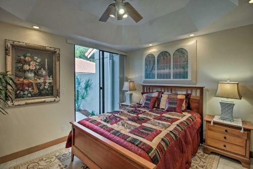 Relaxing Palm Beach Getaway With Pool Access