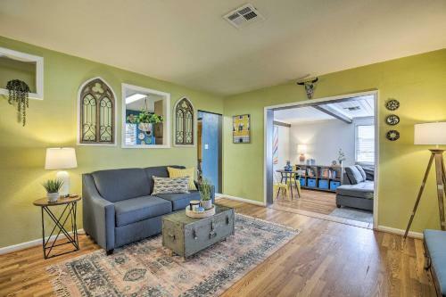 Tropical Palm Harbor Retreat With Lanai And Patio