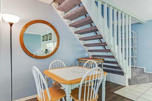 Deluna Court Getaway