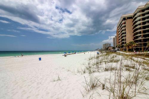 Apartamento Cozy Pcb Condo With Balcony - Walk To The Beach!