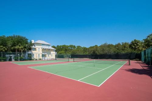 Carillon Beach Inn