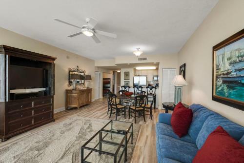 1205 - 2b/2 Bath With Bunks - Gulf Front Balcony - Living Room Faces The Gulf