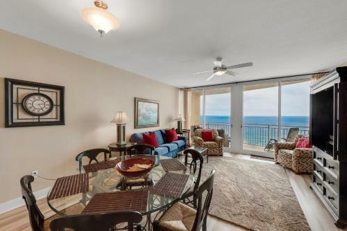 1205 - 2b/2 Bath With Bunks - Gulf Front Balcony - Living Room Faces The Gulf