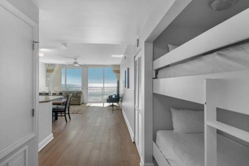 0305 - 2b/2 Bath With Bunks - Gulf Front Balcony - Living Room Faces The Gulf