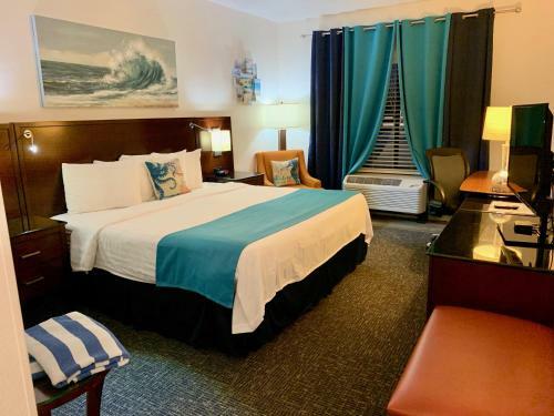 Hotel Pensacola, Formerly Luxury Suites