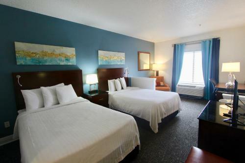 Hotel Pensacola, Formerly Luxury Suites