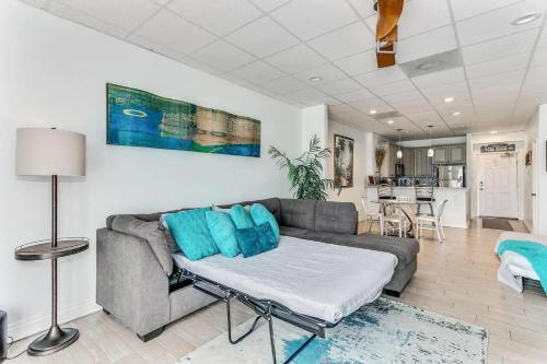 Newly Renovate Beachfront Beauty By Gulf Life