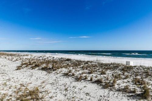 Newly Renovate Beachfront Beauty By Gulf Life