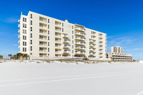 Newly Renovate Beachfront Beauty By Gulf Life