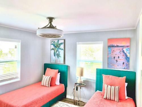 Newly Renovated 4 Br Pensacola Beach House