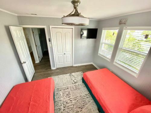 Newly Renovated 4 Br Pensacola Beach House