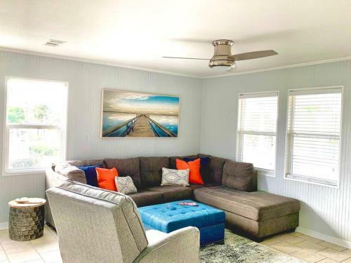 Newly Renovated 4 Br Pensacola Beach House