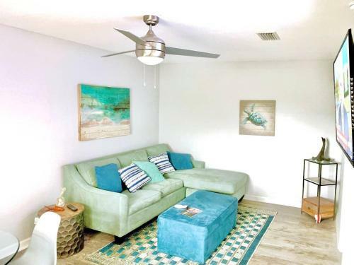 Newly Renovated 4 Br Pensacola Beach House
