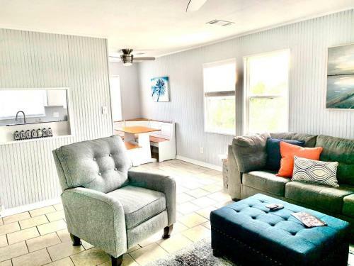Newly Renovated 4 Br Pensacola Beach House