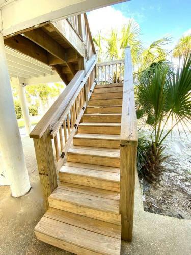 Newly Renovated 4 Br Pensacola Beach House