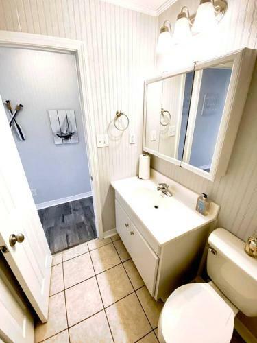 Newly Renovated 4 Br Pensacola Beach House