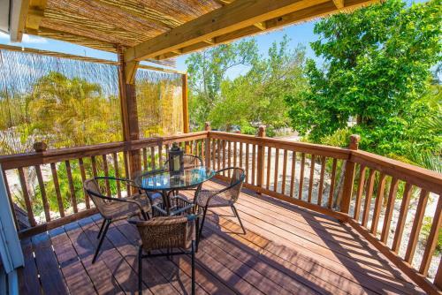 Pelico Palms - Villa & Treehouse