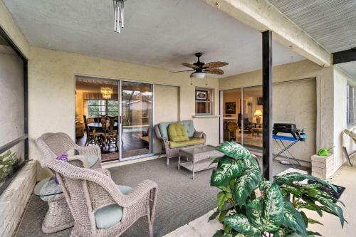 Port Charlotte Home With Screened Pool And Patio!