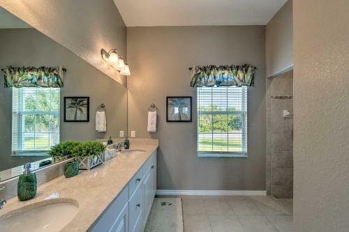 Port Charlotte Canalfront Home With Pool And Dry Bar!