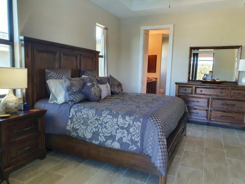 Villa Stunning Brand New 3 Bed Home, Fabulous Pool Overlooking River,