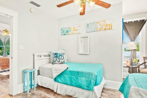 Charming Downtown Carriage Apartment