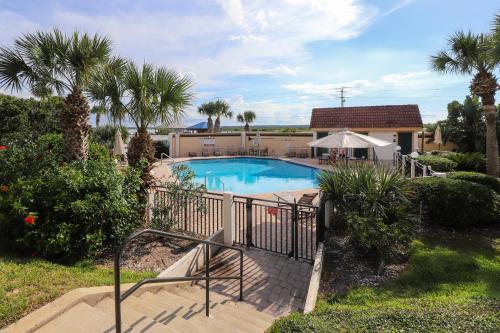 Oceanfront Windjammer Getaway