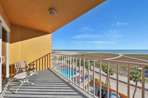 Treasure Sands - Gulf Blvd