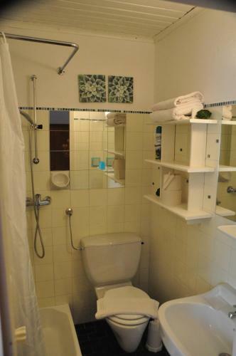 Hostal Pension Stissen Haus Am See