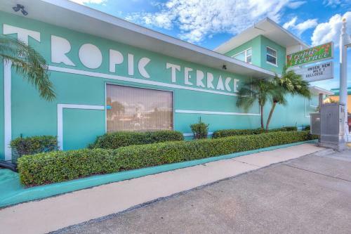 Apartamento Tropic Terrace #51 - Beachfront Rental Condo