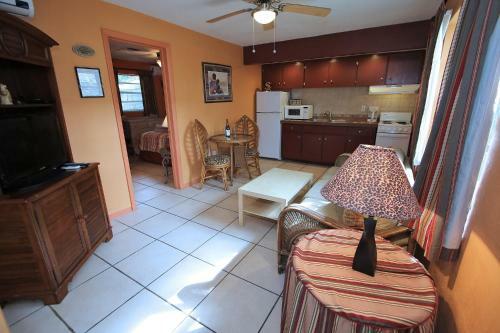 Apartamento Affordable Beach Condos - One Bed Budget With Full Kitchen Condo