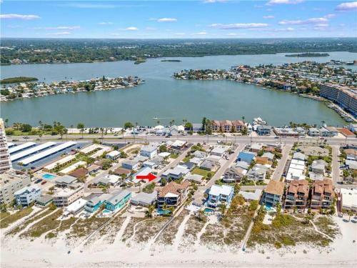 Seabreeze, 3br, Walk To Beach, Wifi, Pet Friendly, Sleeps 10