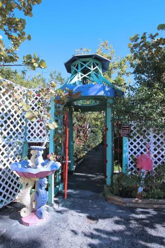 Affordable Beach Condos -three Bed 3 Bath House Home