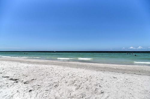 Apartamento Treasure Island Escape Half-mi To Sugar Sand!