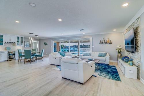 New Listing! Modern Retreat With Private Pool & Dock Home