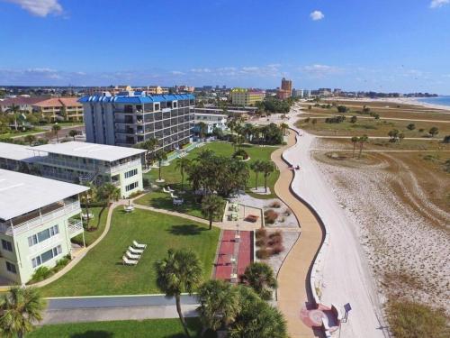 Apartamento Tropic Terrace #29 - Beachfront Rental Apts