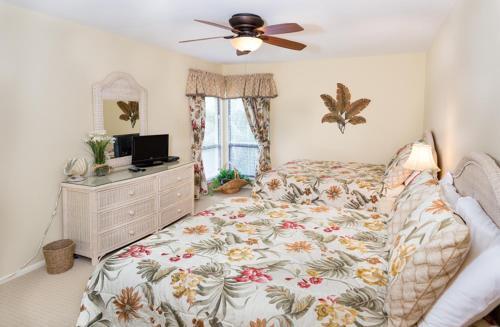 Quiet Spacious Condo Near Famous Bowman's Beach - Blind Pass G203