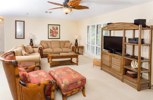 Quiet Spacious Condo Near Famous Bowman's Beach - Blind Pass G203